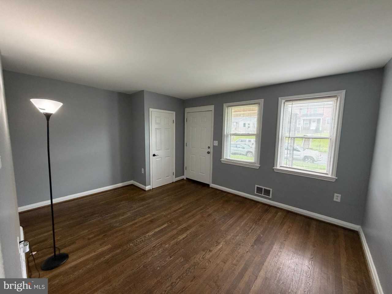 7136 Eastbrook Ave - Photo 2 of 15