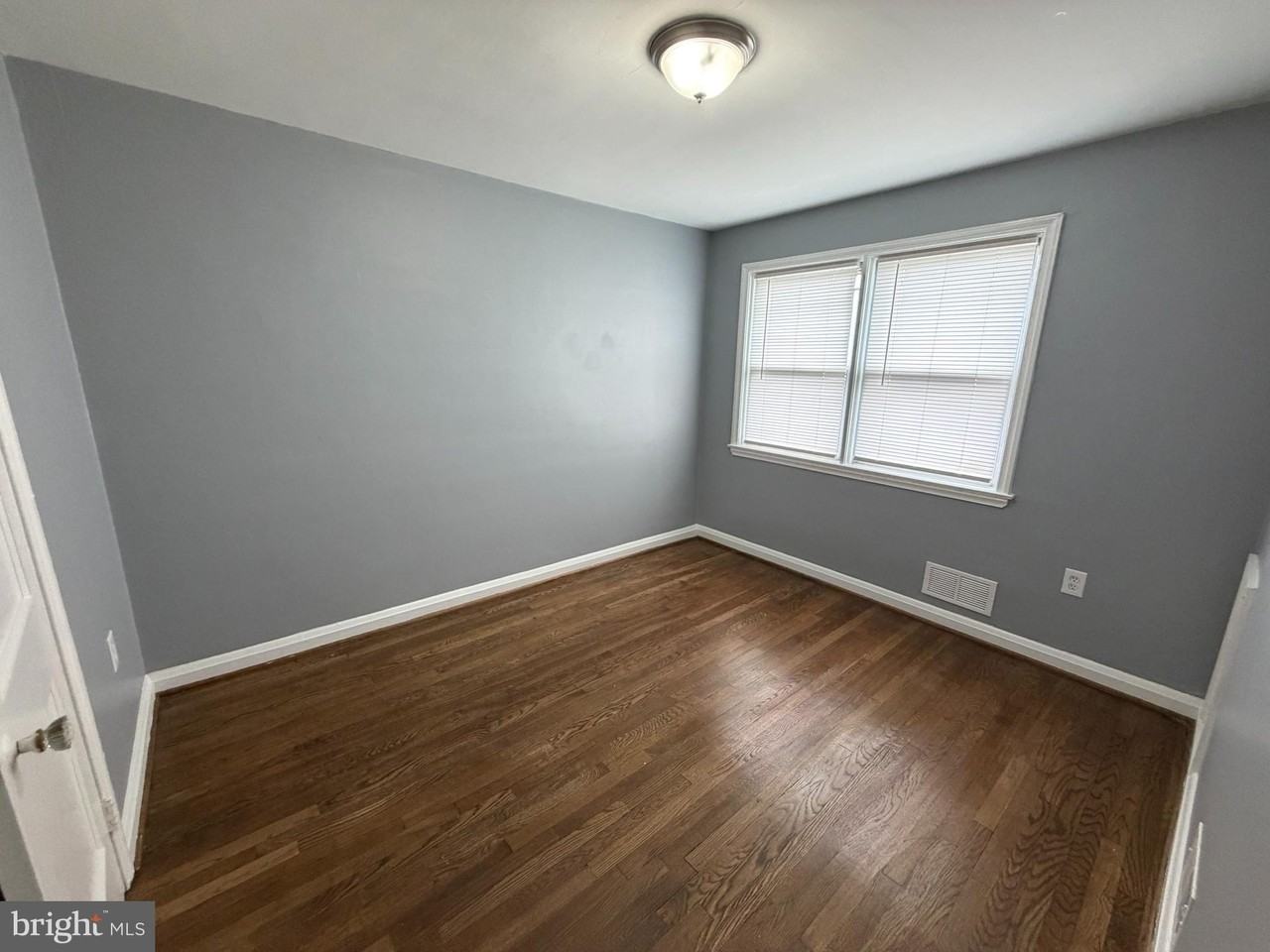 7136 Eastbrook Ave - Photo 4 of 15