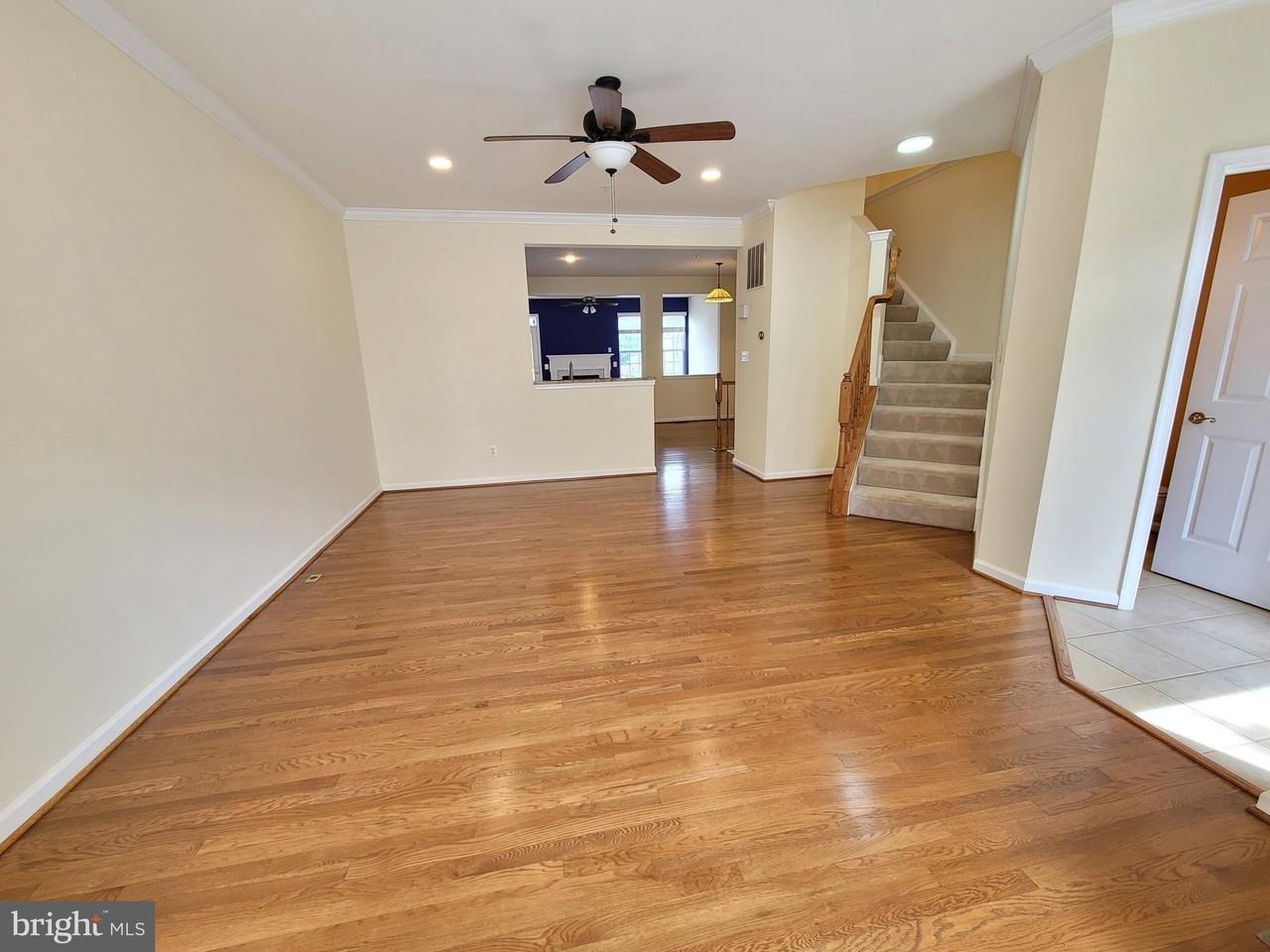 9382 Penrose St - Photo 5 of 17