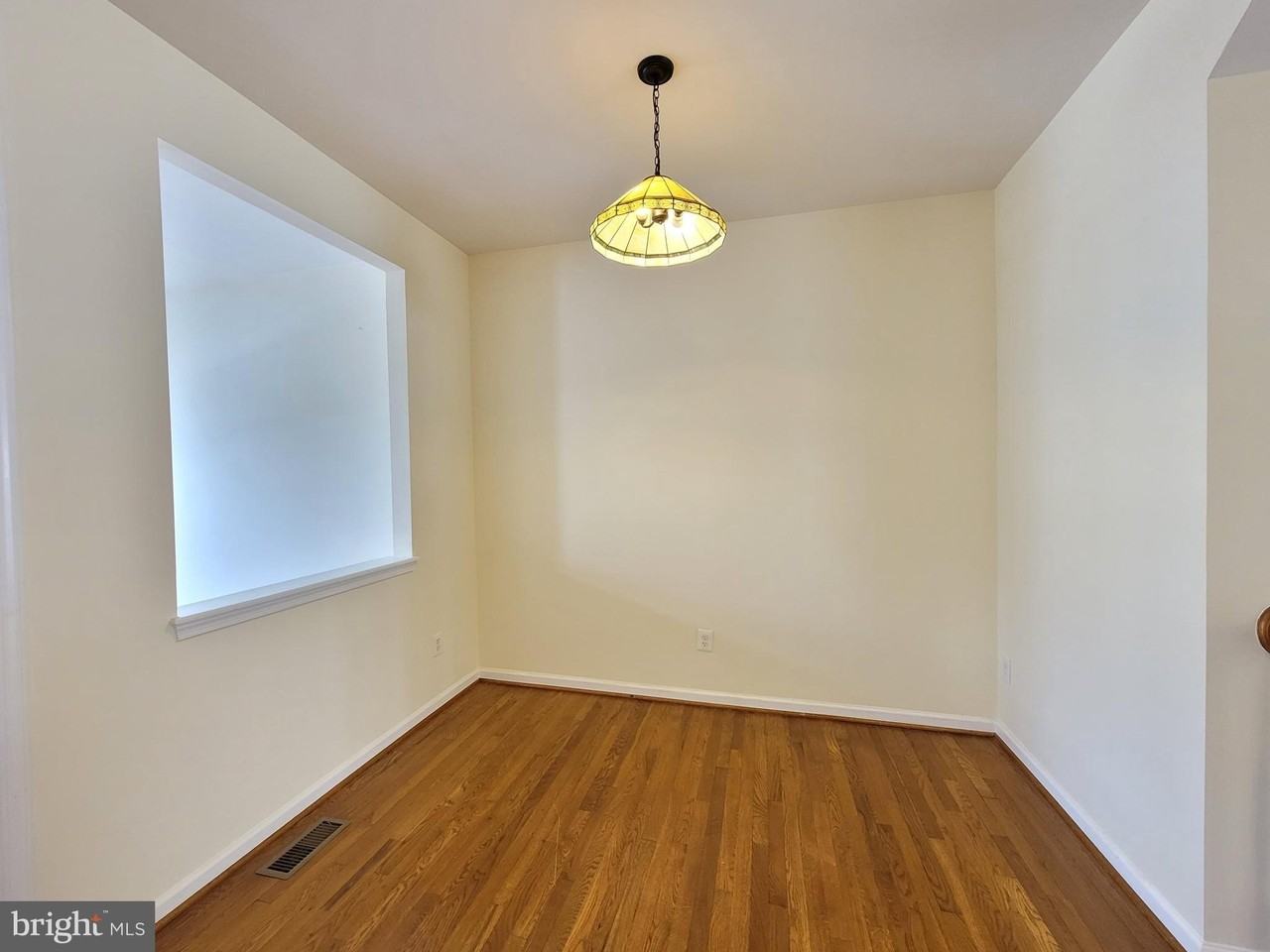 9382 Penrose St - Photo 7 of 17