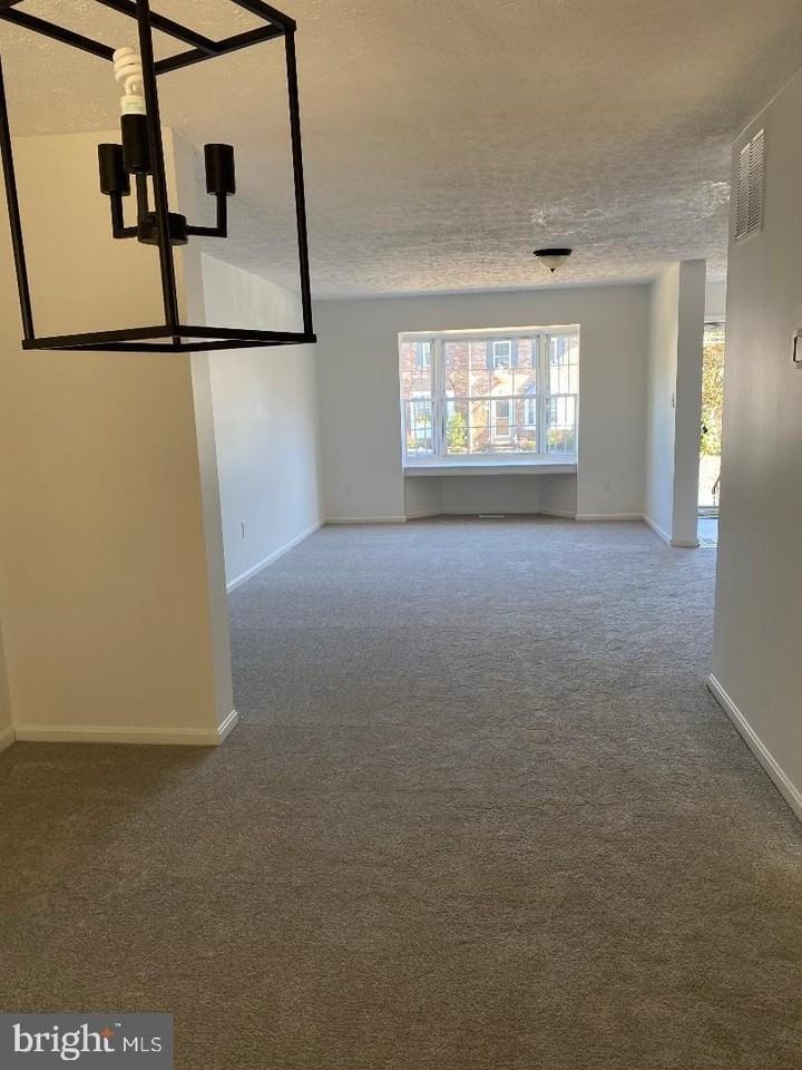 812 Tilghman Dr - Photo 3 of 7