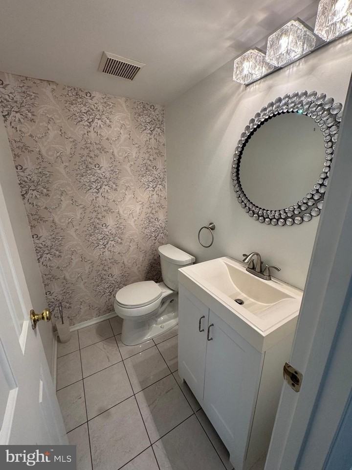 7804 Old Farm Ln - Photo 6 of 14