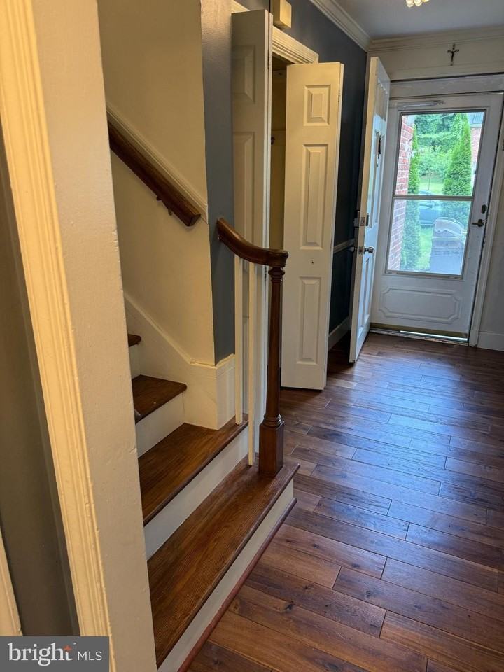 13232 Glenhill Rd - Photo 4 of 50