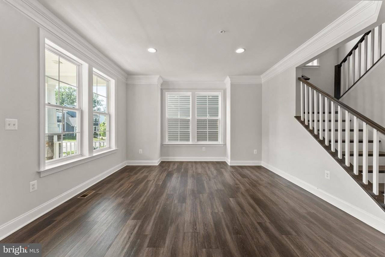 11007 Meridian Hill Way - Photo 6 of 48