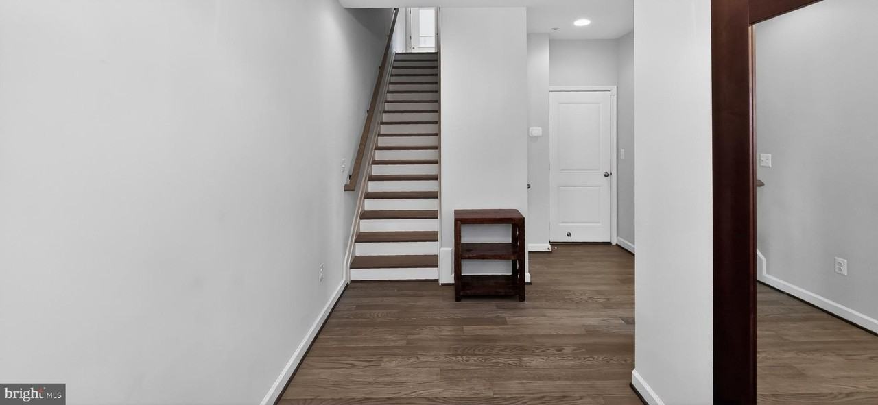 612 Leigh Way - Photo 5 of 50