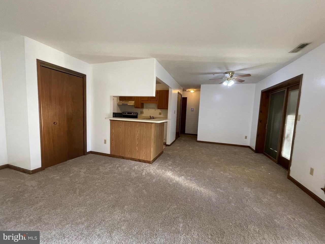 44790-UNIT 840 LOCUST RIDGE Court #4B - Photo 2 of 8