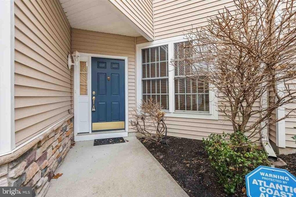 809 Turnberry Ct - Photo 2 of 13