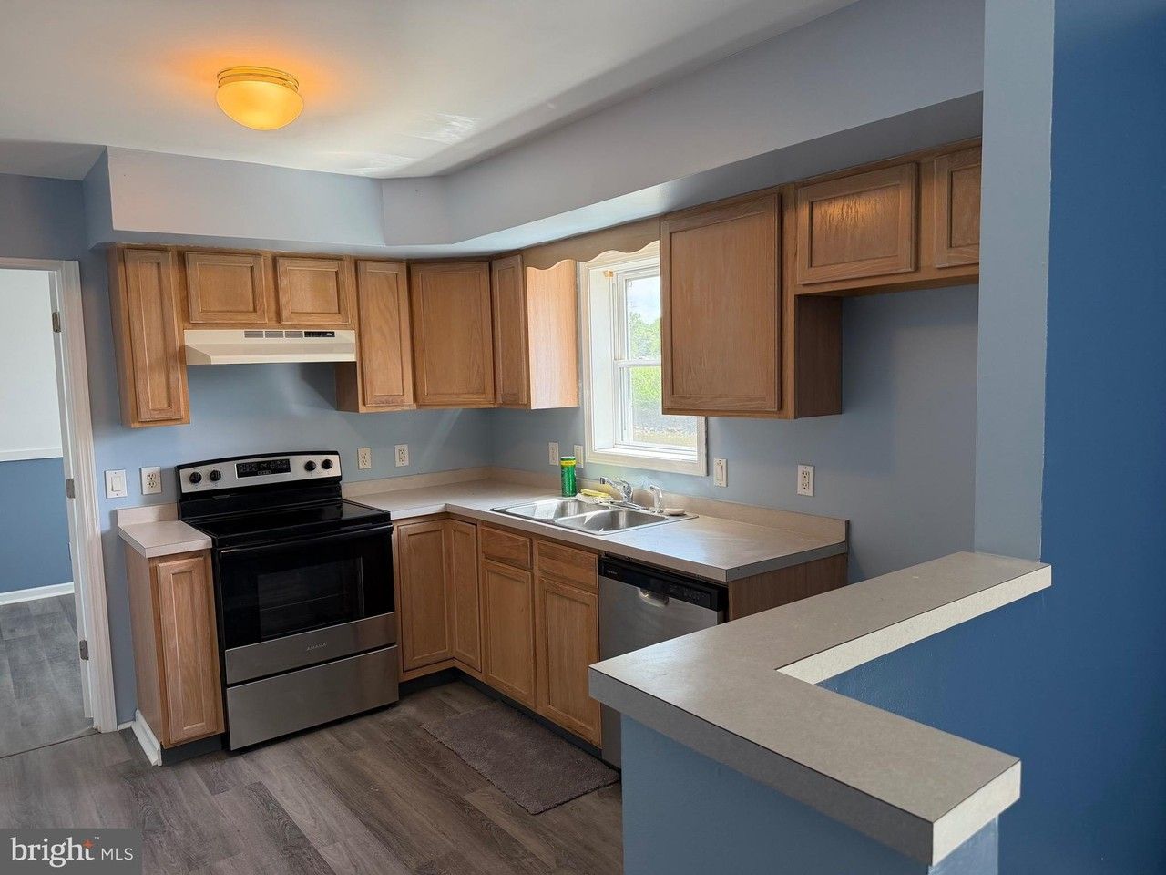 132 Riverview Ave - Photo 2 of 29