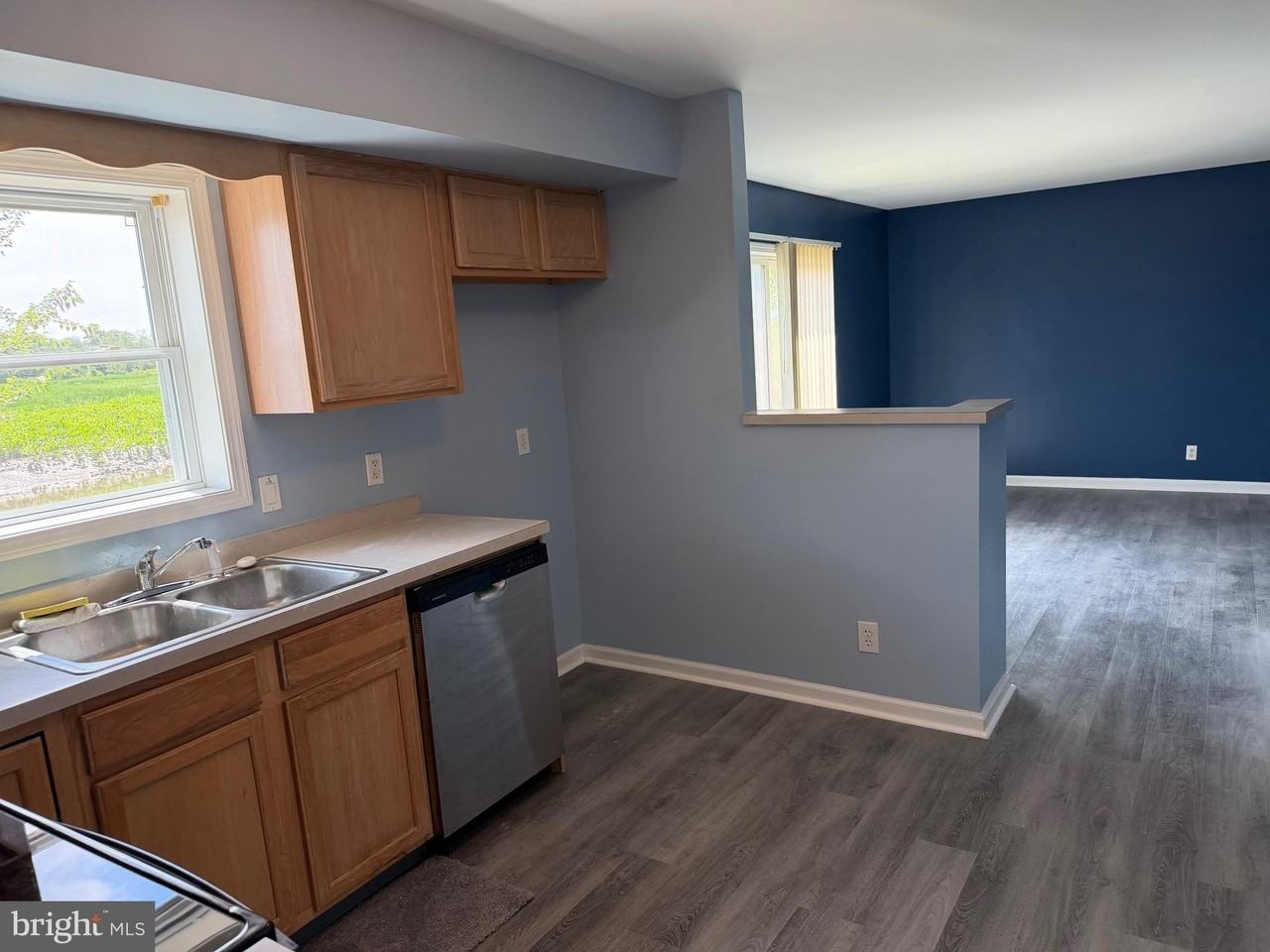 132 Riverview Ave - Photo 4 of 29