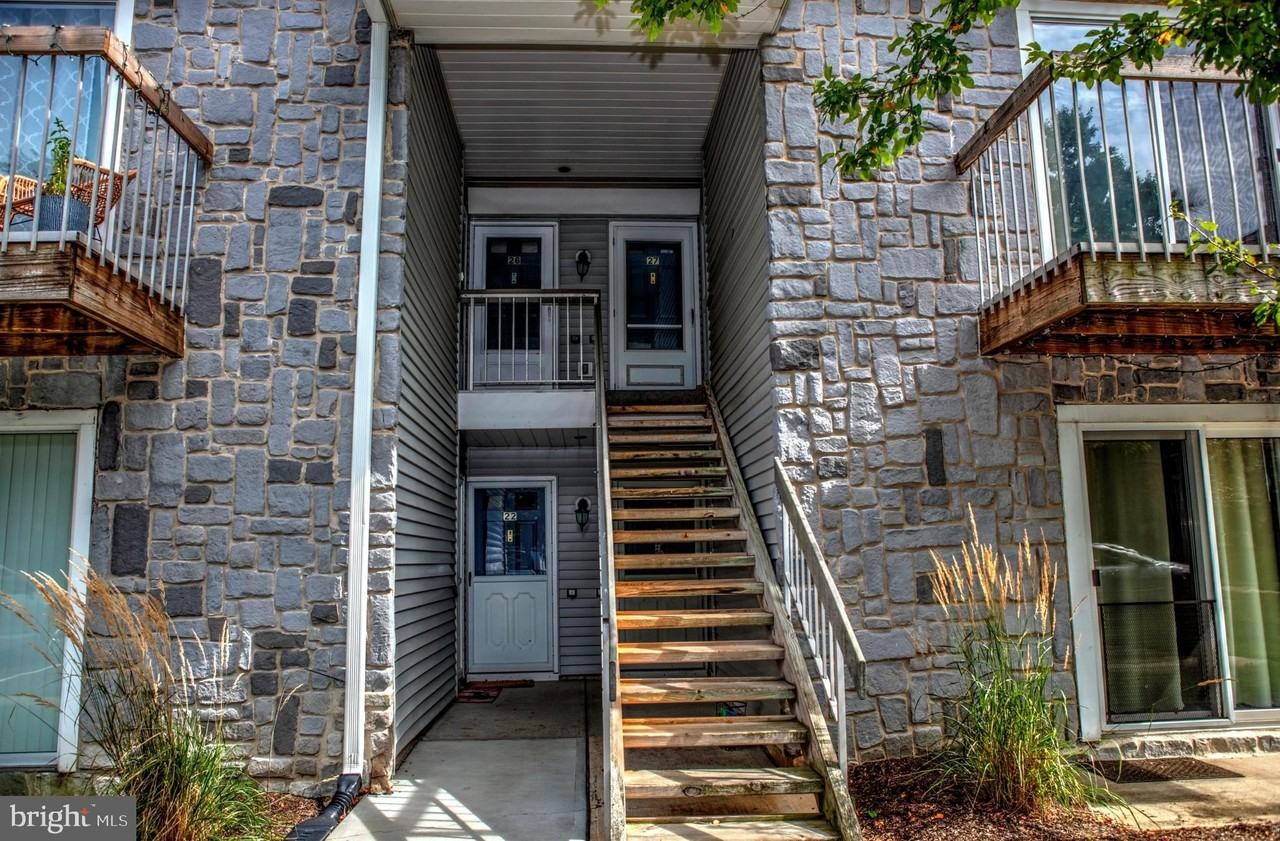 26 Coral Tree Ct - Photo 2 of 22