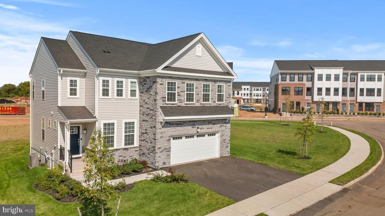 4 William Boyer Dr - Photo 2 of 50