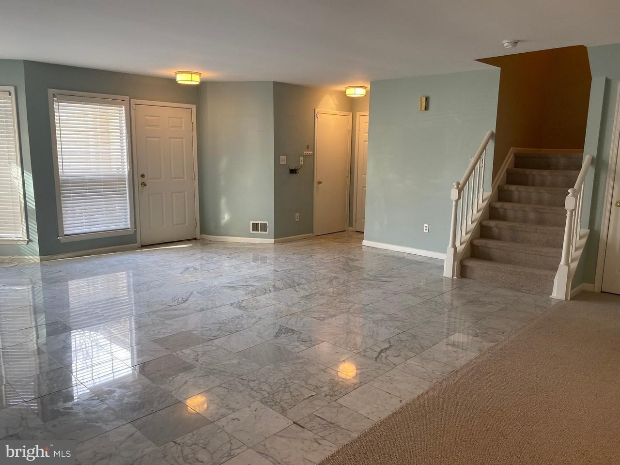 4 Kensington Ct - Photo 3 of 36