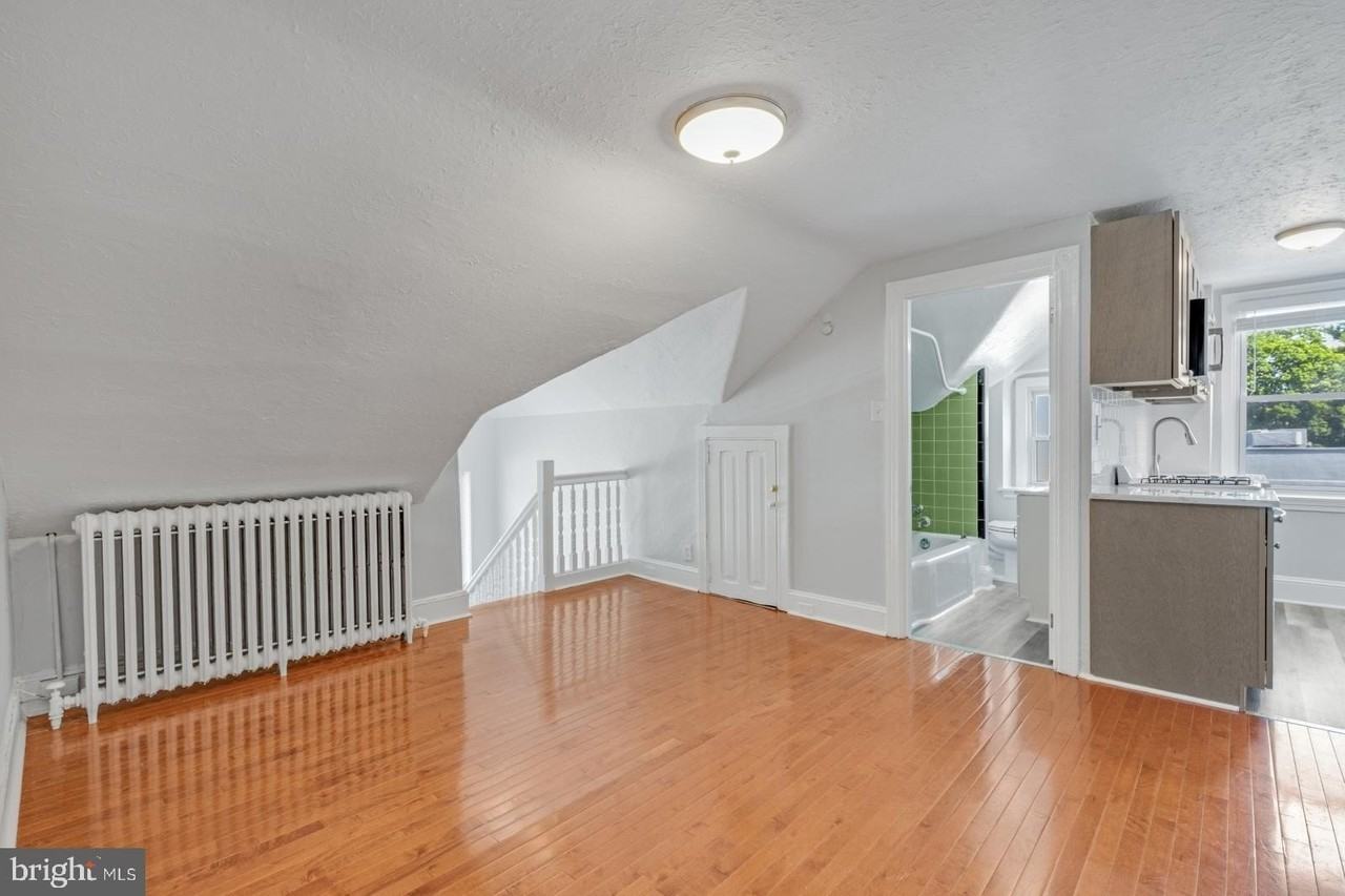 158 Montgomery Ave #3 - Photo 3 of 16