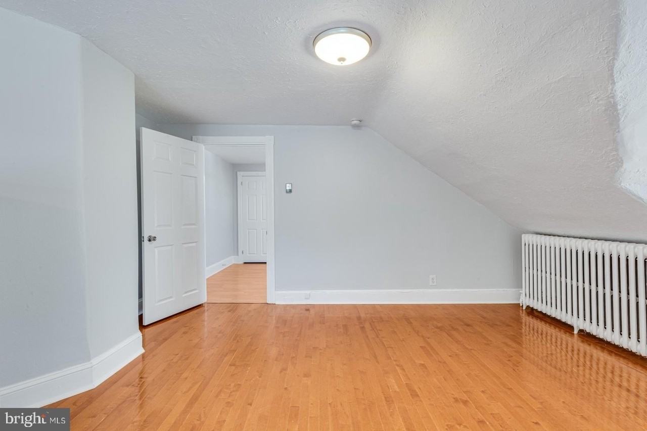 158 Montgomery Ave #3 - Photo 4 of 16
