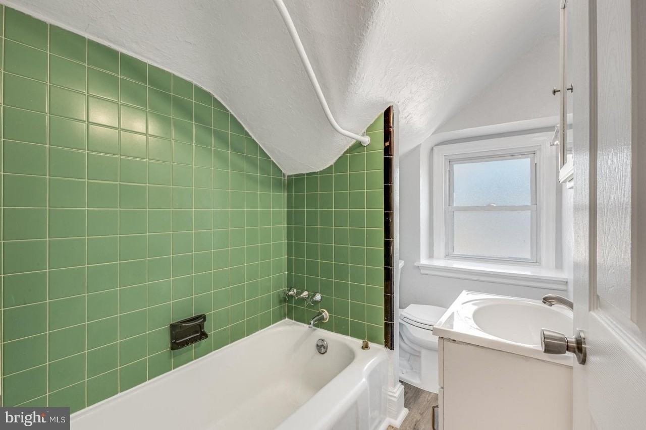 158 Montgomery Ave #3 - Photo 5 of 16