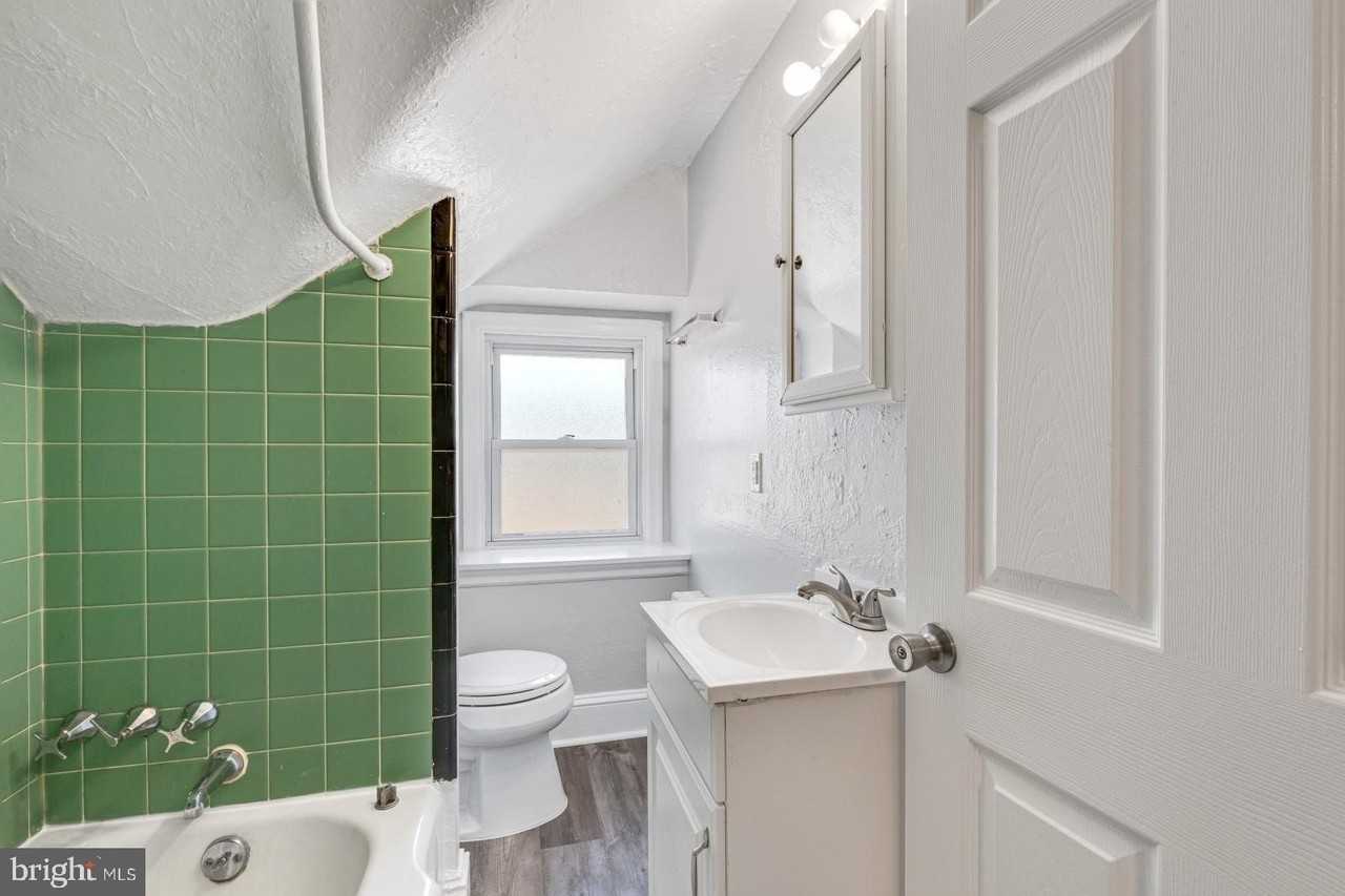 158 Montgomery Ave #3 - Photo 6 of 16