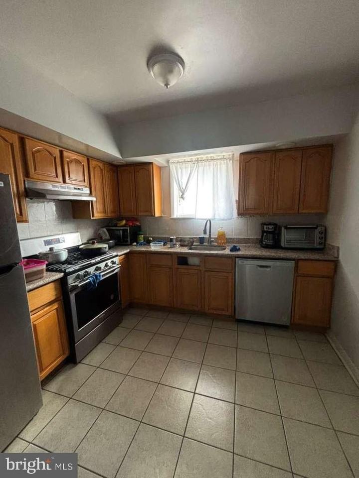4804 Van Kirk St - Photo 3 of 8