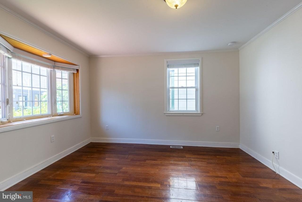 1439 E Oxford St - Photo 4 of 29
