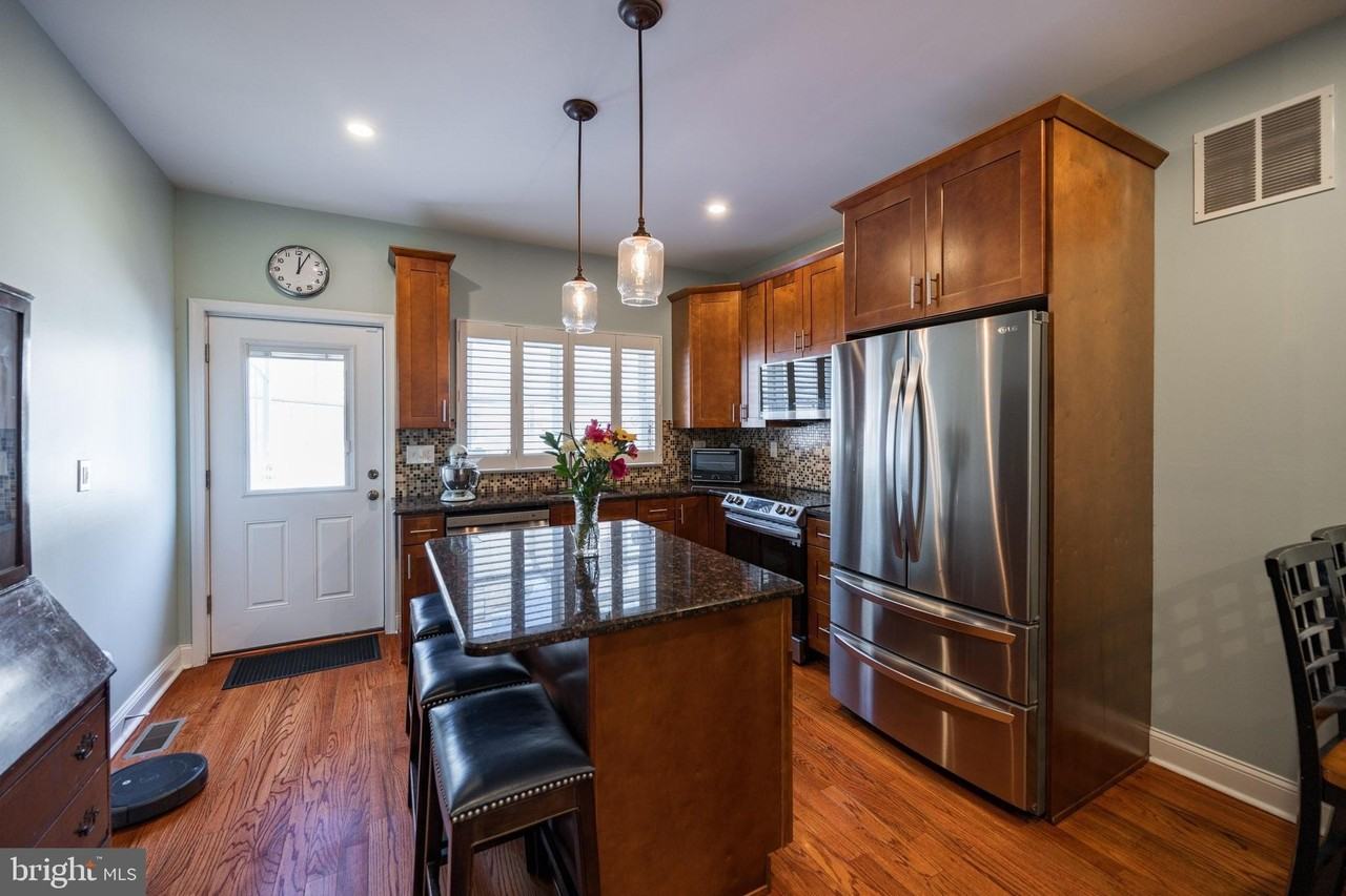 2217 League St - Photo 5 of 37