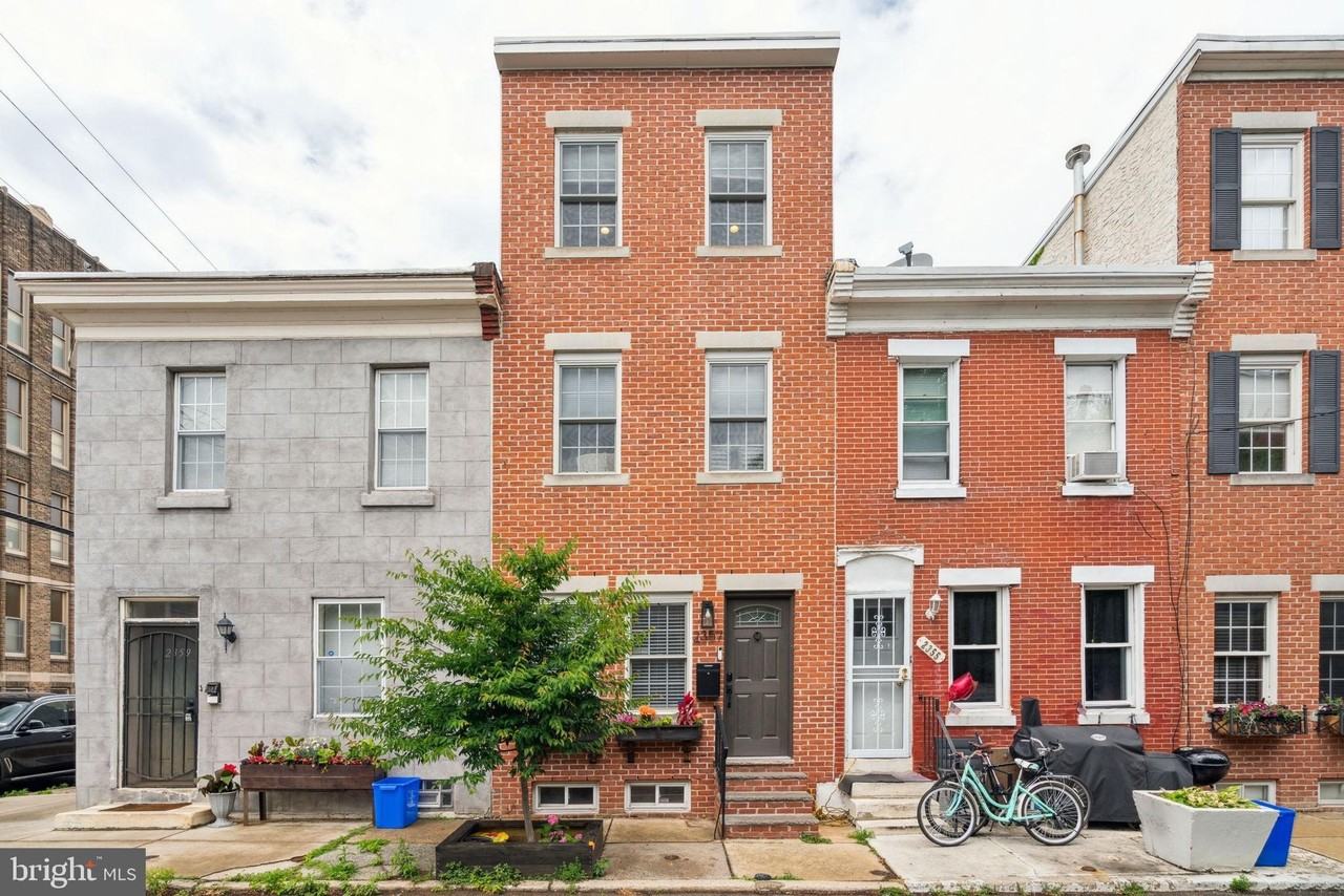 2357 Montrose St - Photo 2 of 28