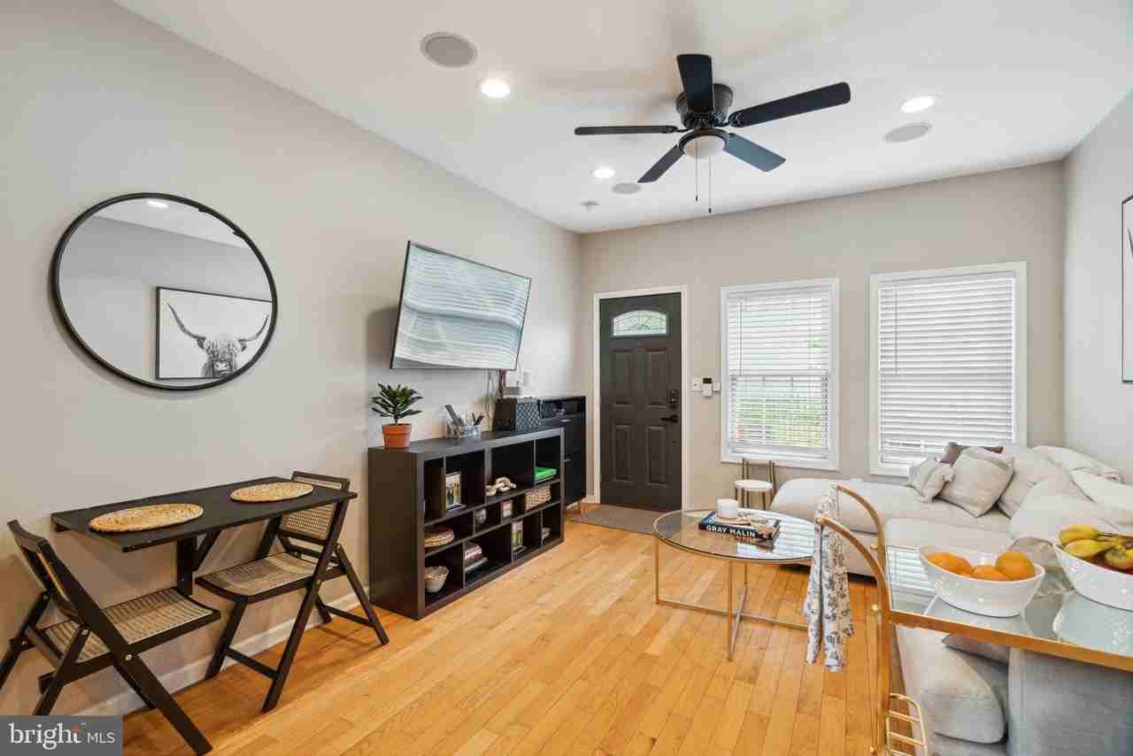 2357 Montrose St - Photo 3 of 28