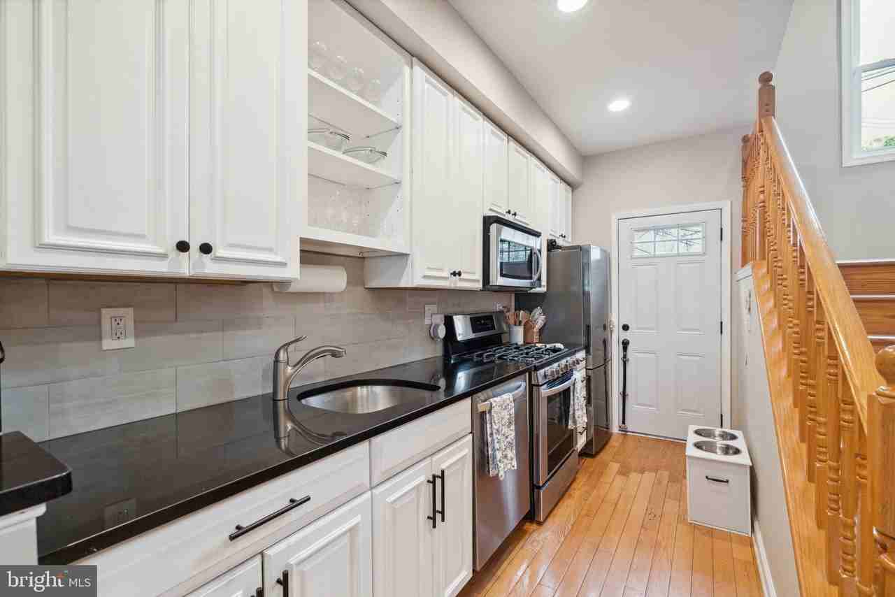 2357 Montrose St - Photo 7 of 28