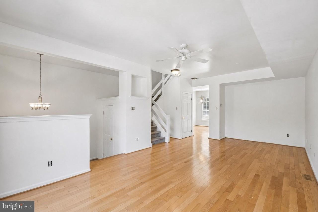 321 Sage Ln - Photo 3 of 45