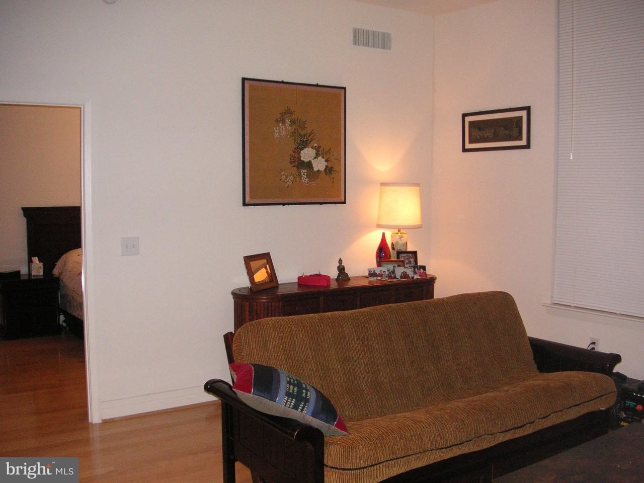 1205 N Garfield St #206 - Photo 3 of 12