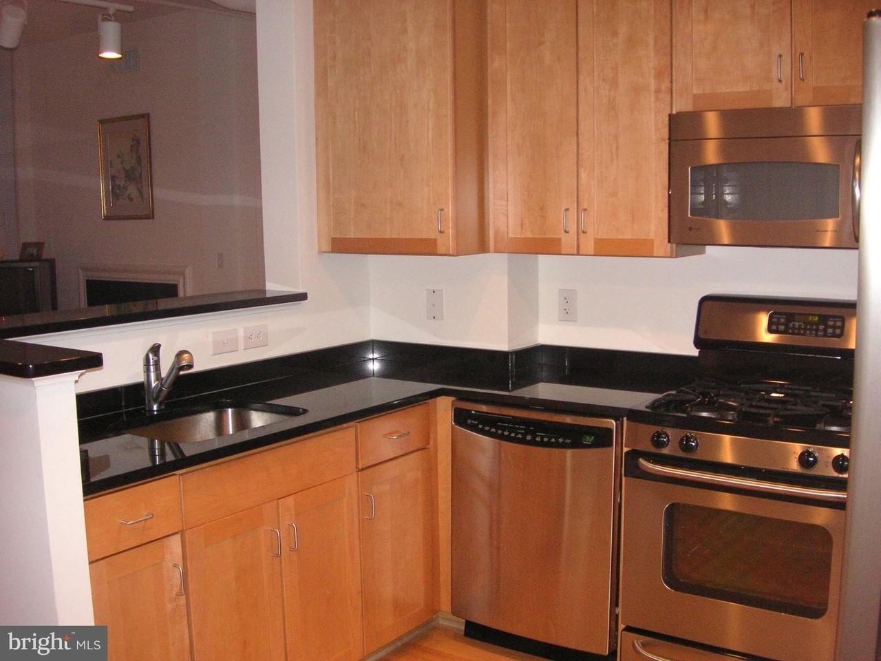 1205 N Garfield St #206 - Photo 7 of 12