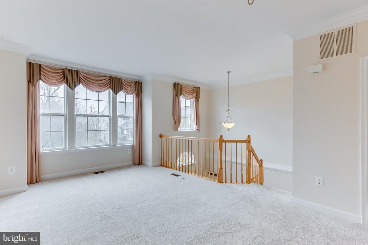 1008 Hampton St - Photo 3 of 30