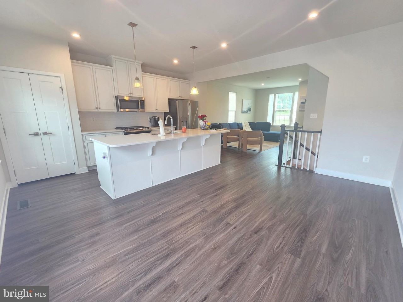 1001 Rampart Dr - Photo 5 of 17