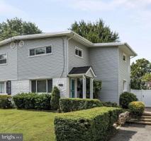 featured image of 10607 Maple St