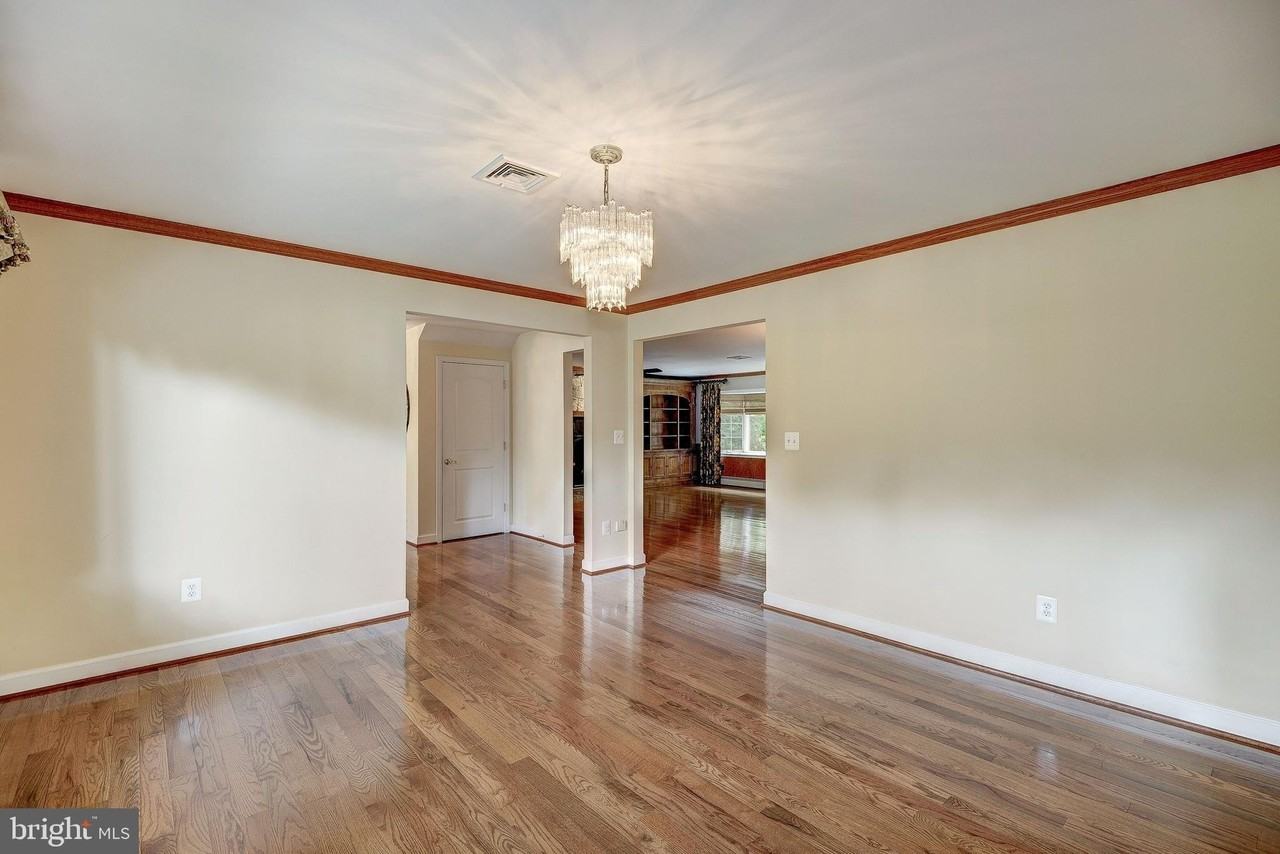 929 Woburn Ct - Photo 6 of 31