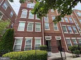 3048 Rittenhouse Cir - Photo 1 of 1
