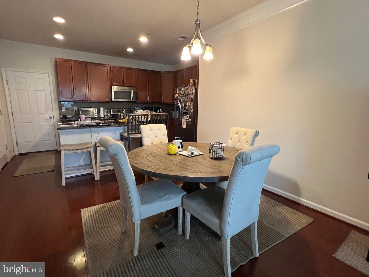 3048 Rittenhouse Cir - Photo 4 of 21