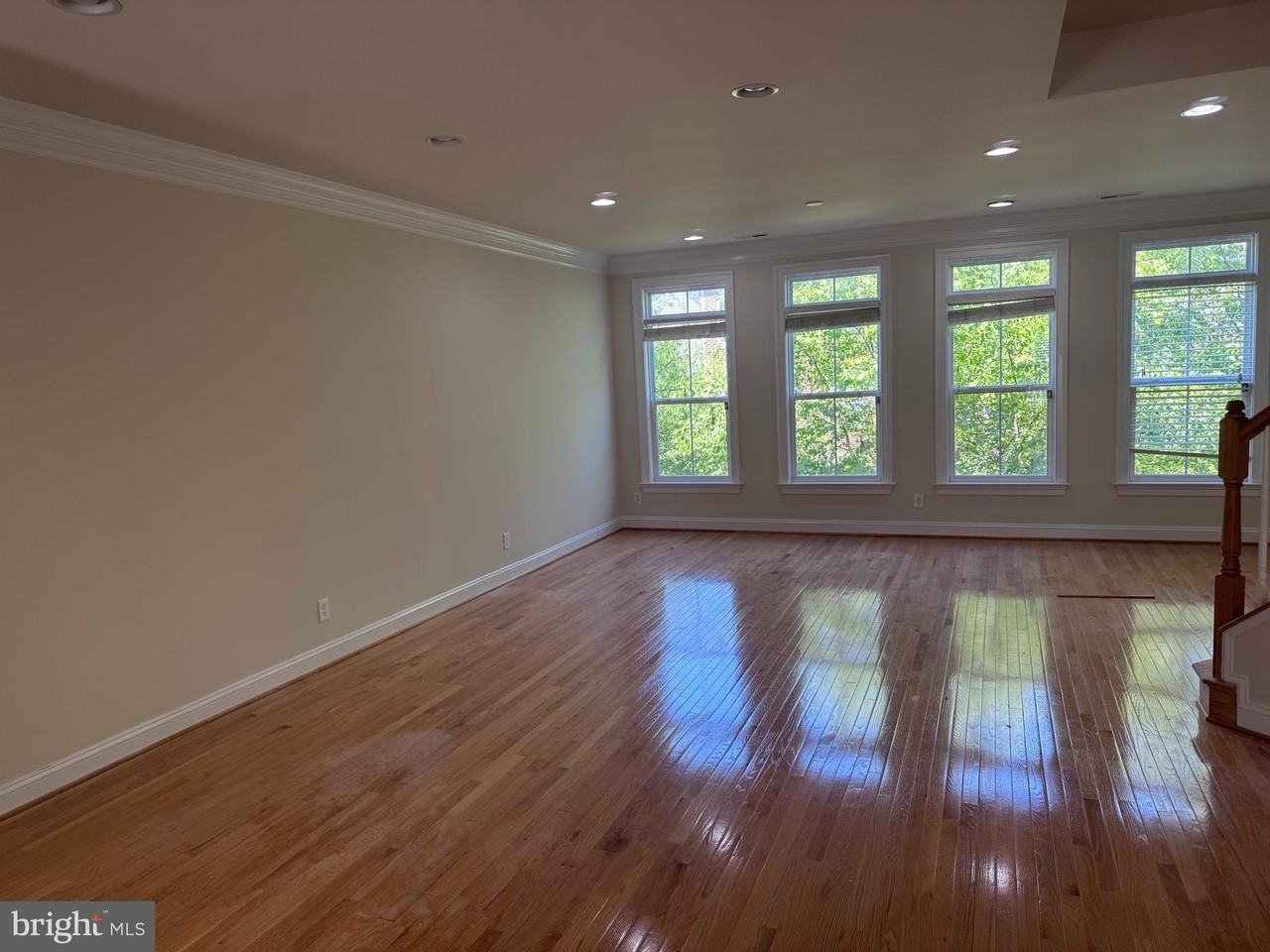 3083 Waterloo Ln - Photo 4 of 14