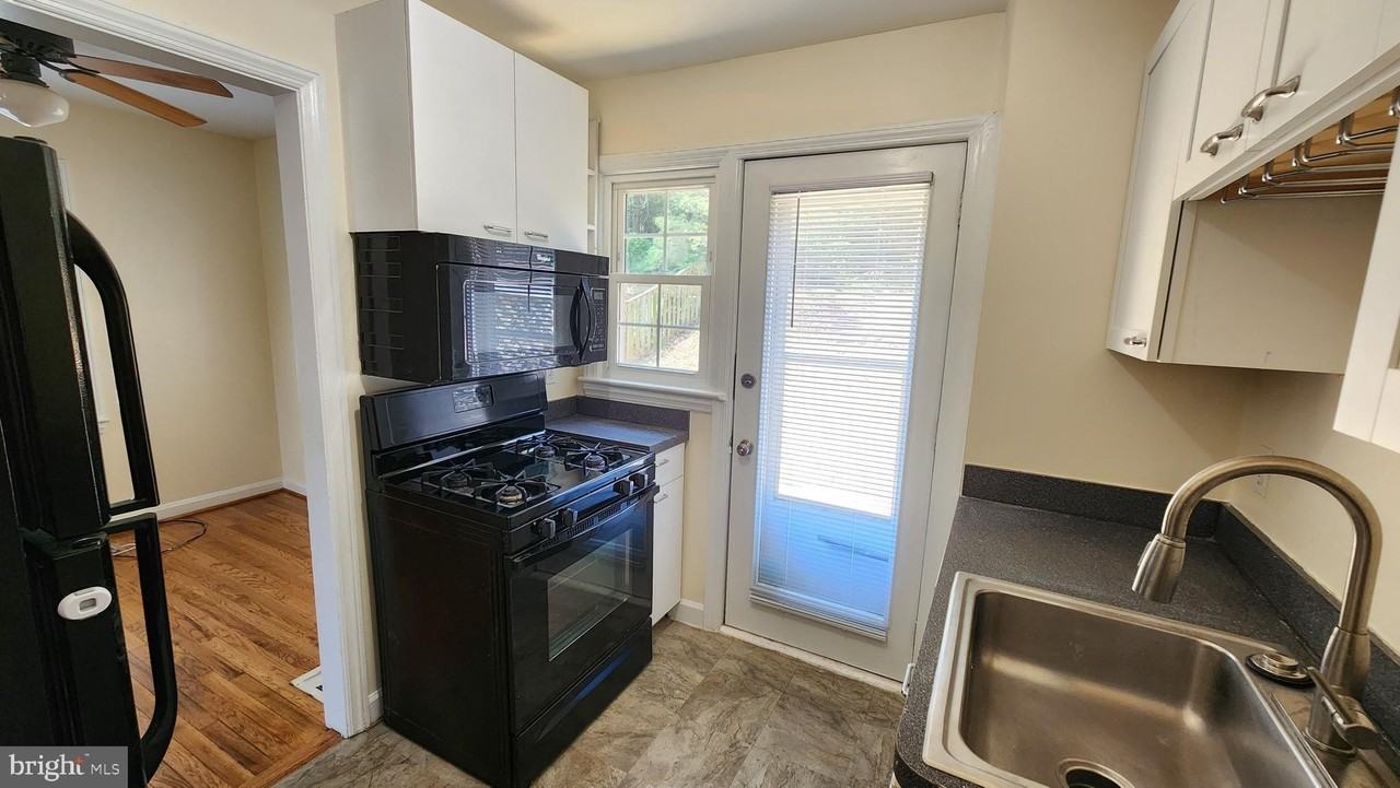 5820 Biscayne Dr - Photo 4 of 19