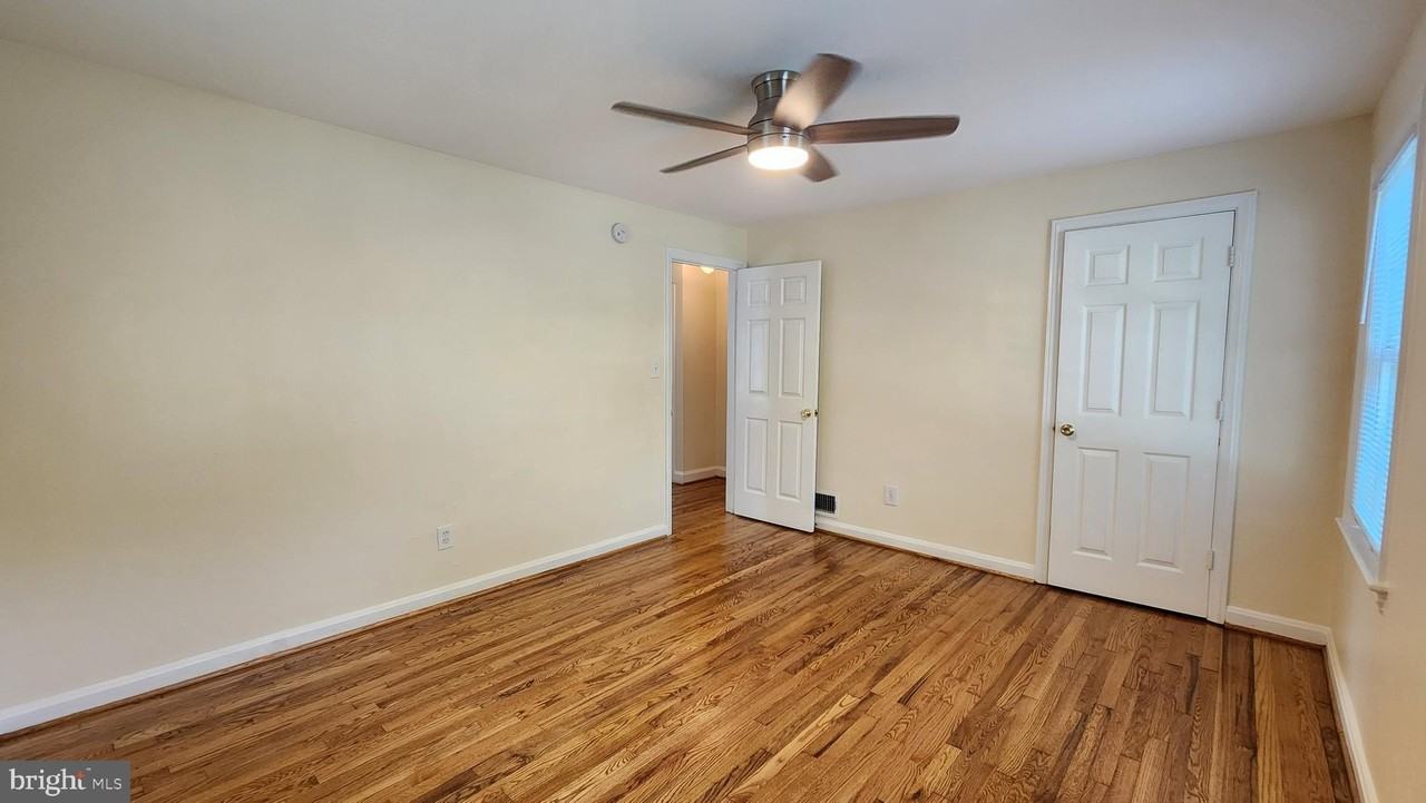 5820 Biscayne Dr - Photo 7 of 19