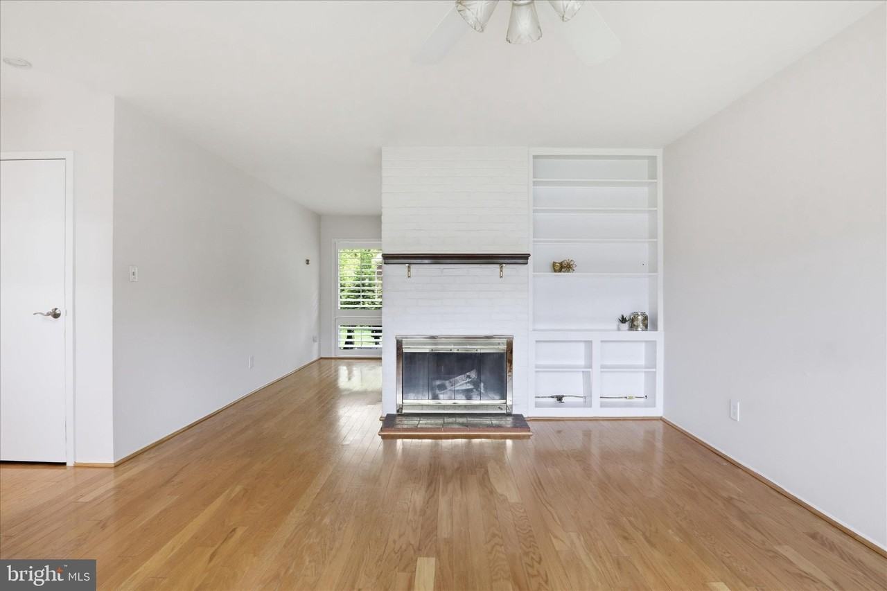 6320 Howe Pl - Photo 5 of 32