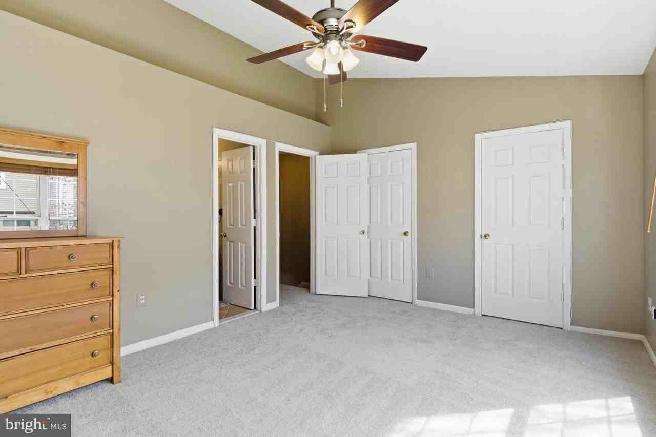 12150 Wedgeway Ct - Photo 7 of 17