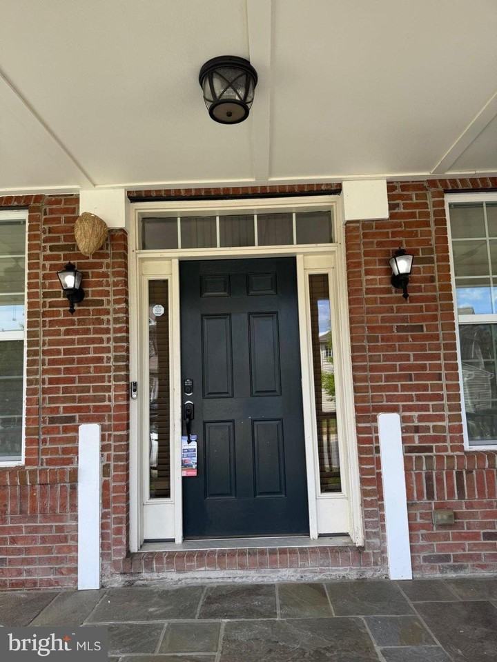 24877 Myers Glen Pl - Photo 2 of 35