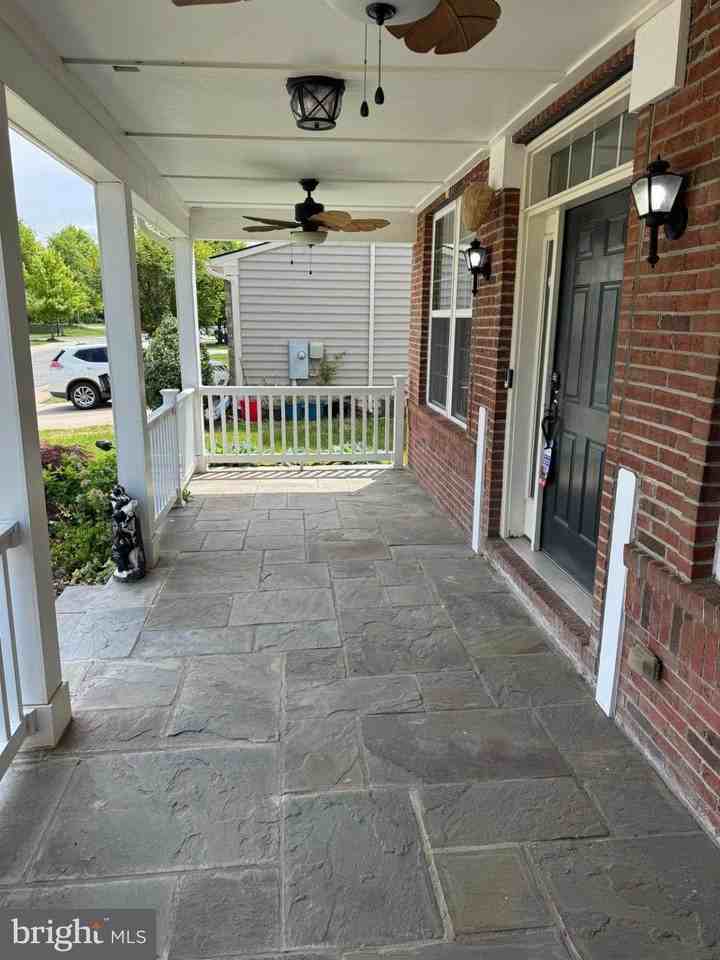 24877 Myers Glen Pl - Photo 4 of 35