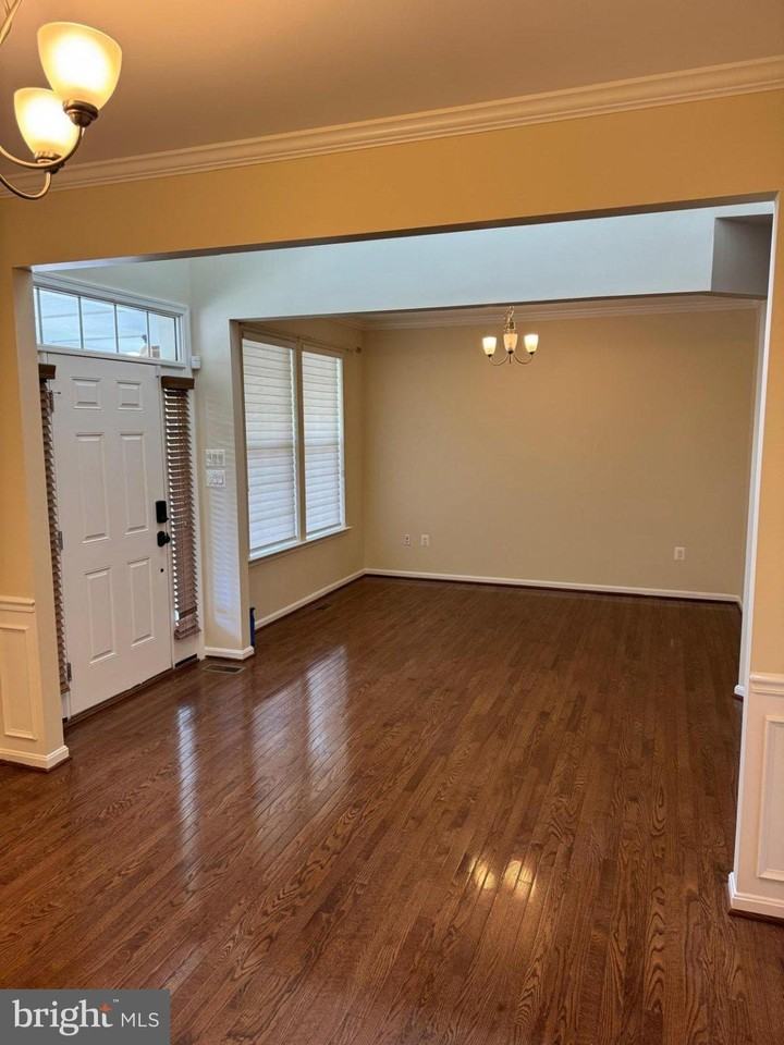24877 Myers Glen Pl - Photo 6 of 35