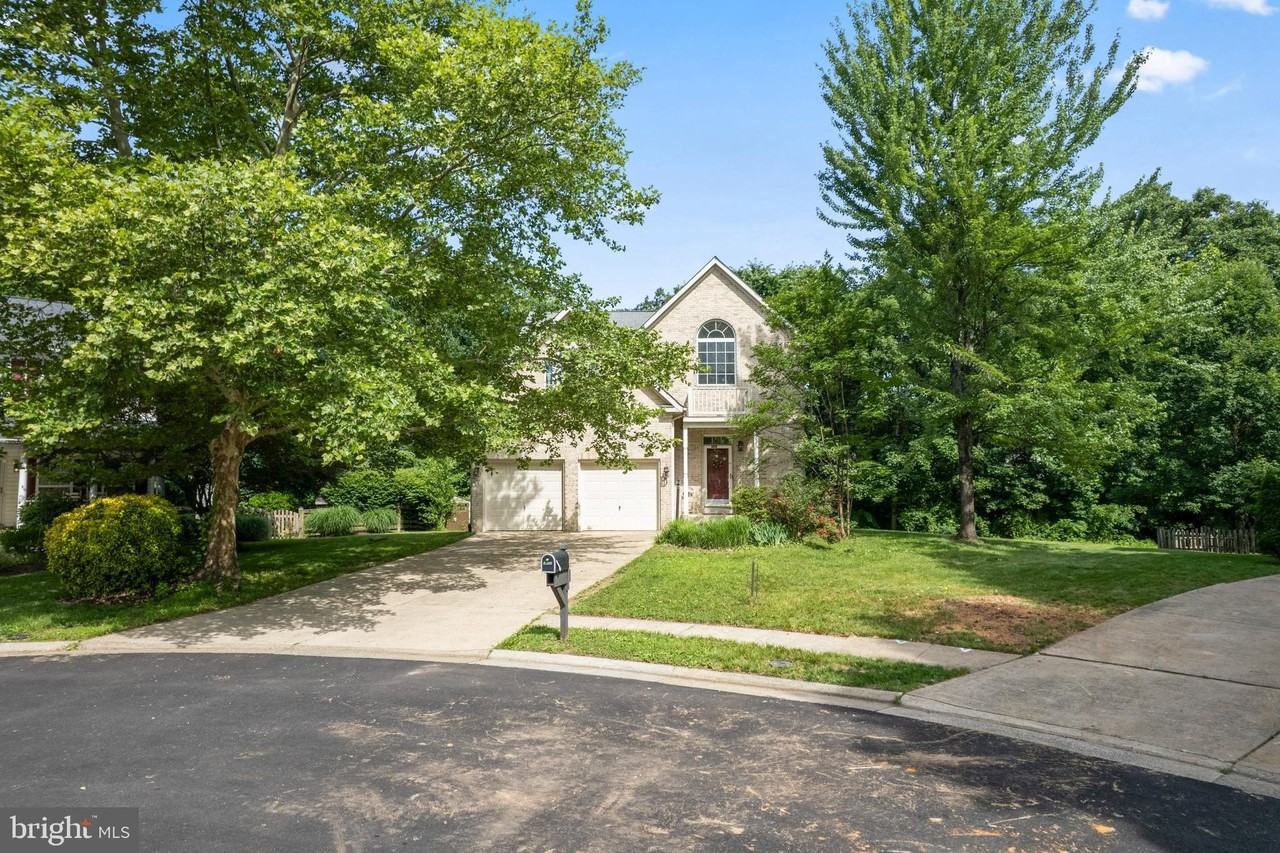 21355 Fernbrook Ct - Photo 3 of 23