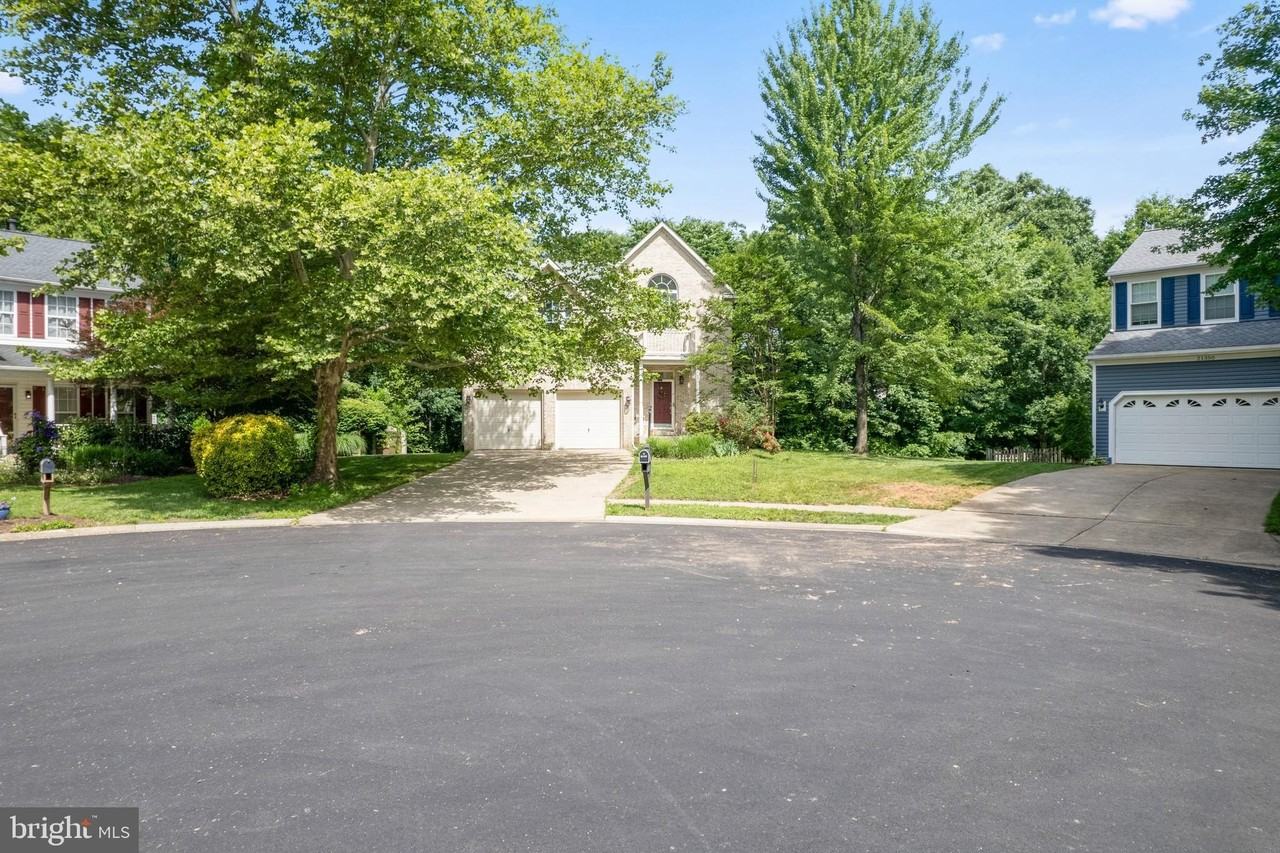 21355 Fernbrook Ct - Photo 4 of 23