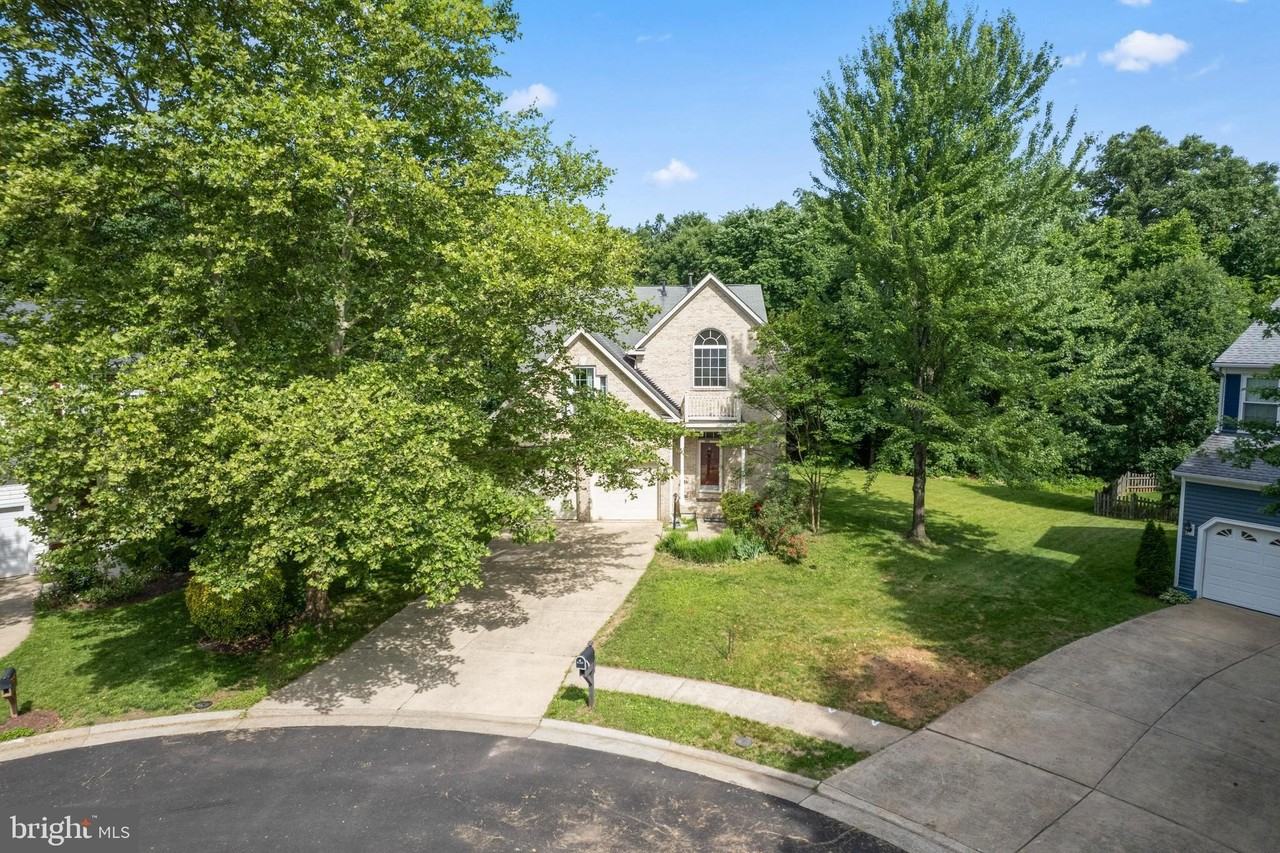 21355 Fernbrook Ct - Photo 5 of 23