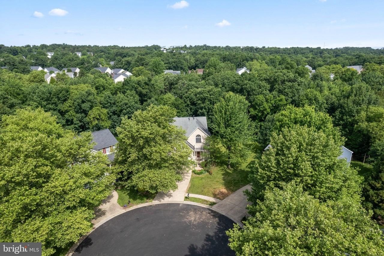 21355 Fernbrook Ct - Photo 6 of 23