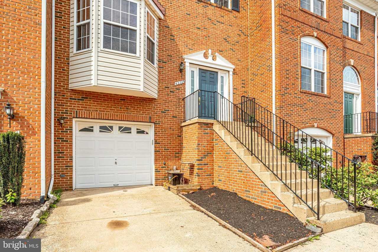 43709 Clemens Ter - Photo 3 of 44