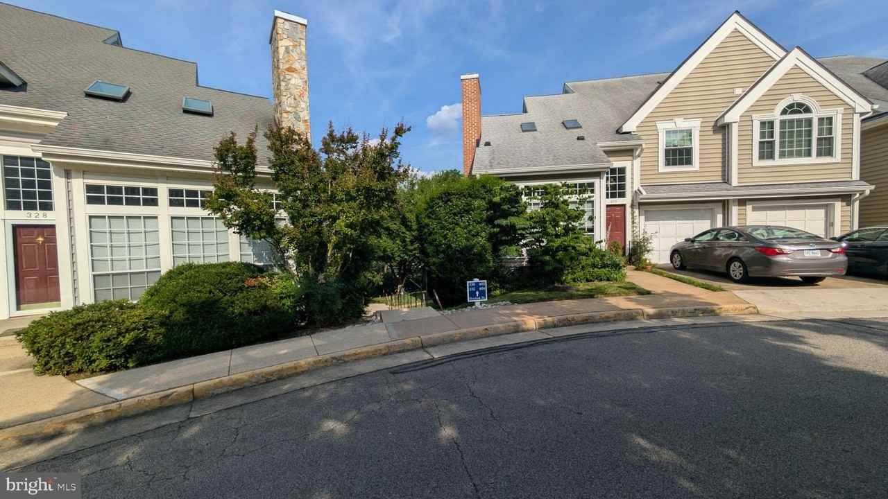 332 Overlook Dr - Photo 2 of 49