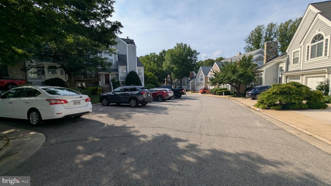 332 Overlook Dr - Photo 5 of 49